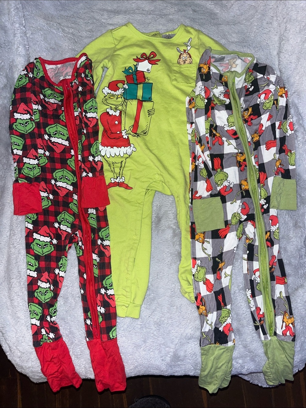 Dr. Seuss The Grinch Kids' Holiday Pajama Set - Green/Red/White